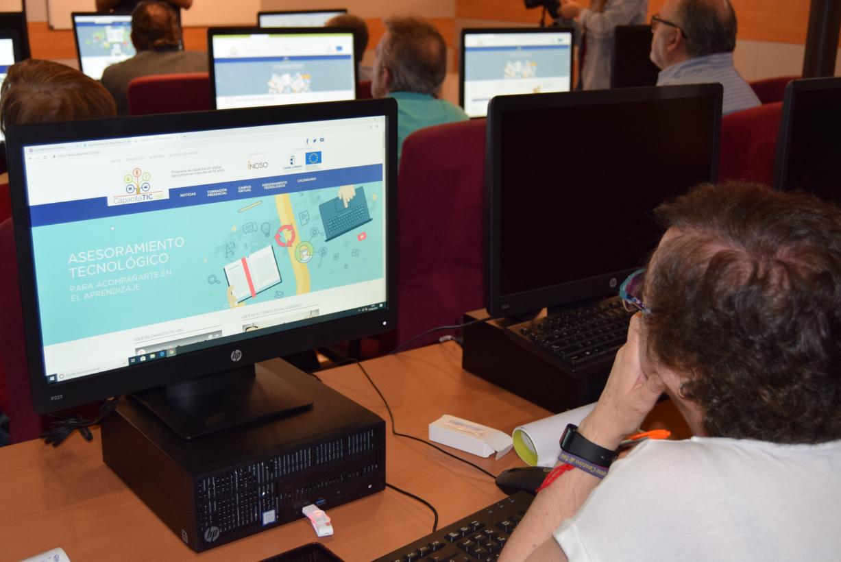 formación digital mayores 55 años